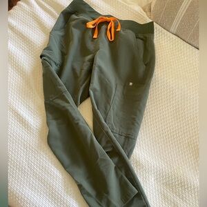 Figs Yola Petite Skinny scrub pants